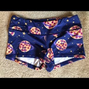 Fleo pizza shorts